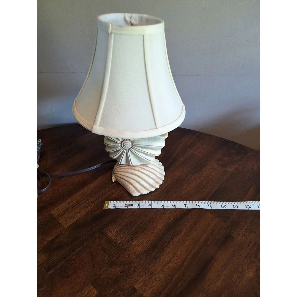 Vintage Coastal Shell Table Lamp Nautilus Scallop Plaster Cream 12.5in GVC